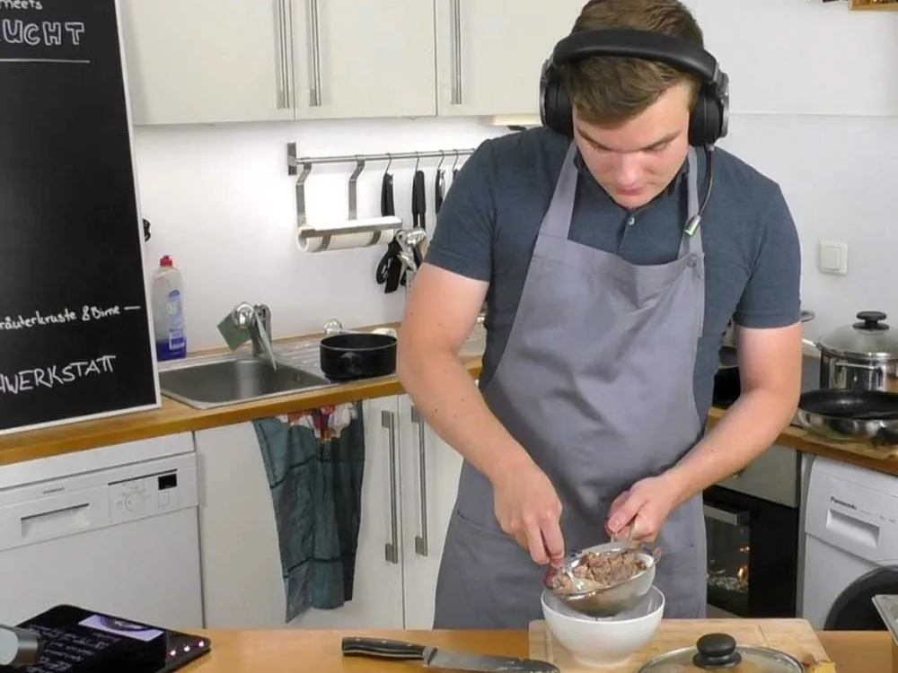Benedikt Weinheimer kocht live vor der Kamera